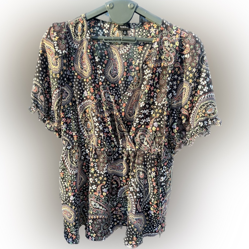 Torrid Size 3 Babydoll shirt with tie NWT